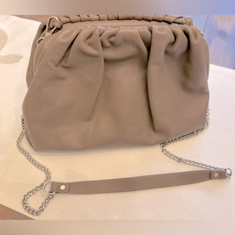 UNICA! Firenze Vera Pelle Taupe Leather Pouch/Crossbody hinge bag